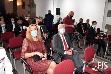 Entrega del título de Hijo Predilecto a Luis Arencibia a título póstumo/Francisco Javier Santana y TA.